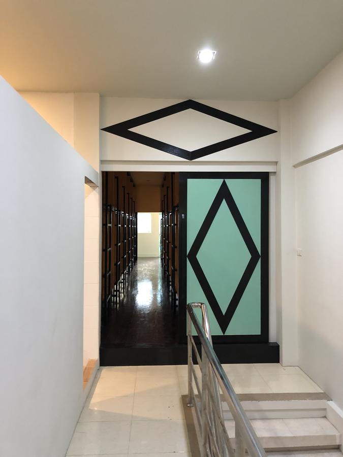 H2B Hostel Phuket Esterno foto