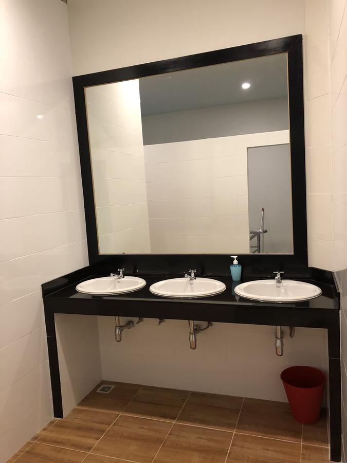 H2B Hostel Phuket Esterno foto