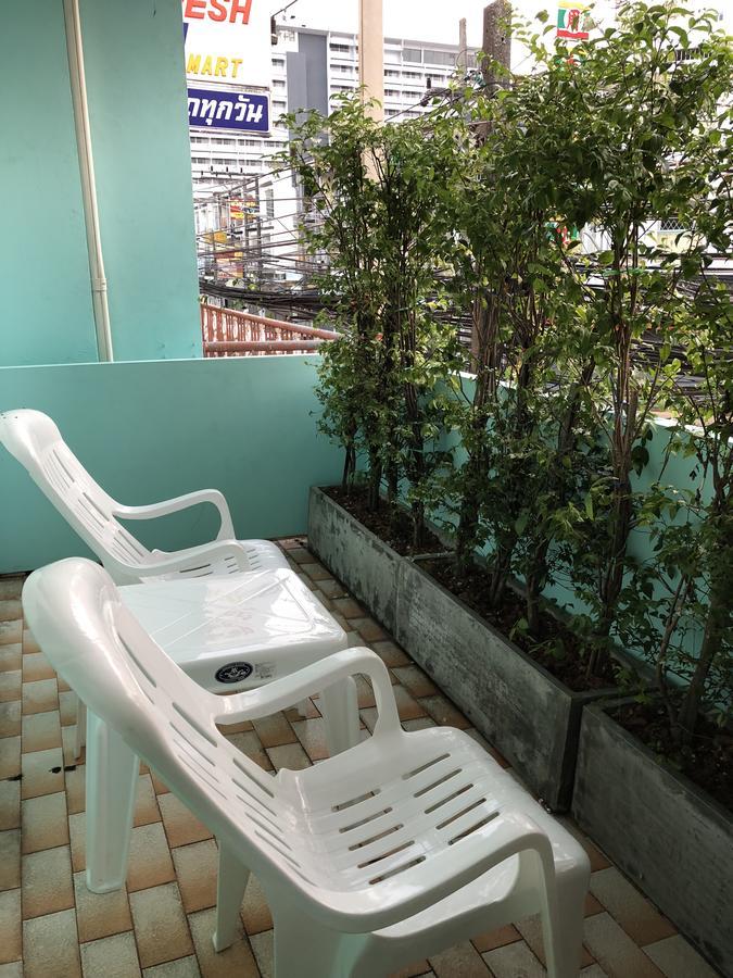 H2B Hostel Phuket Esterno foto