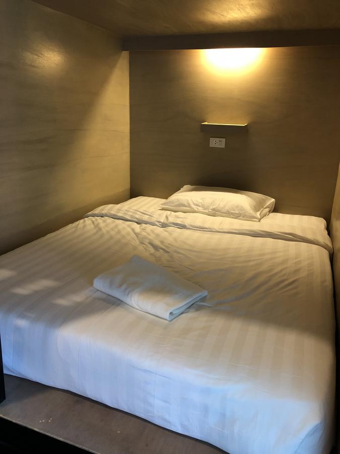 H2B Hostel Phuket Esterno foto