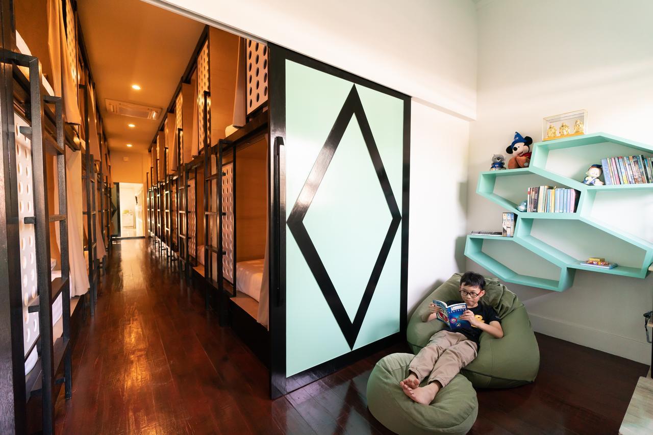 H2B Hostel Phuket Esterno foto